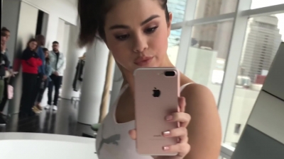 selenagomez-daily_285529.jpg