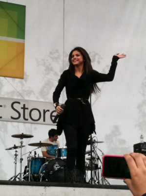 selenagomez-daily_28129.PNG