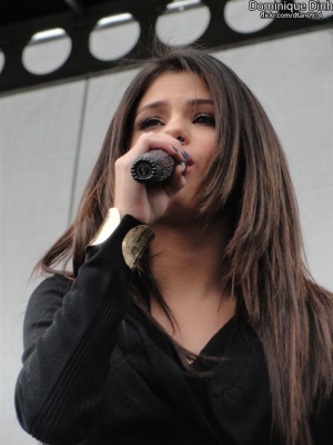 selenagomez-daily_282029.jpg