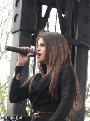 selenagomez-daily_285029.jpg