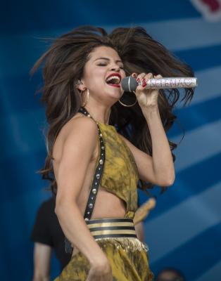 selenagomez-daily_285329.jpg