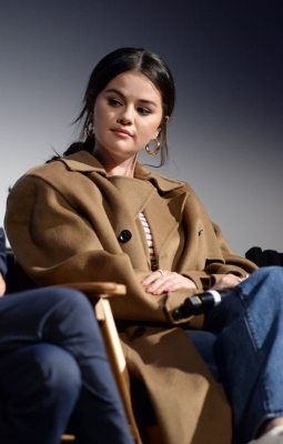 selenagomez-daily_28129.jpg