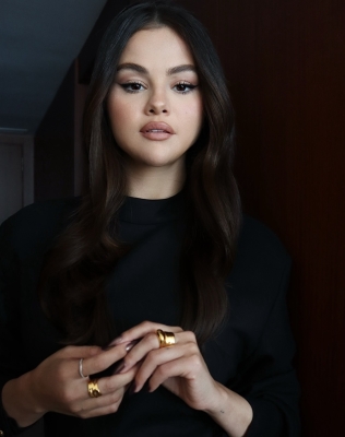 selenagomez-daily_28329.jpg