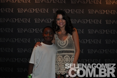 selenagomez-daily_284029.jpg