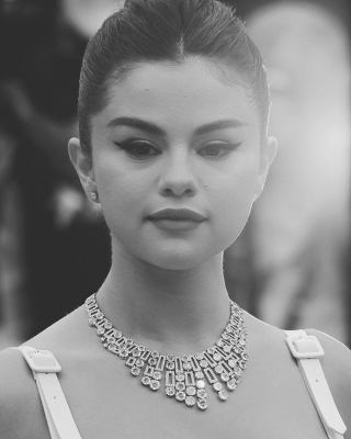 selenagomez-daily_28144729.jpg