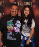 selenagomez-daily_282029.JPG